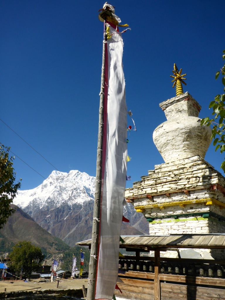 Mountain views between Ghyaru and Manang