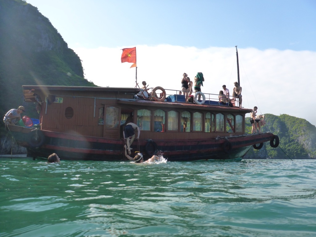 Junk Boat Ha Long Bay, Cat Ba Town, Vietnam